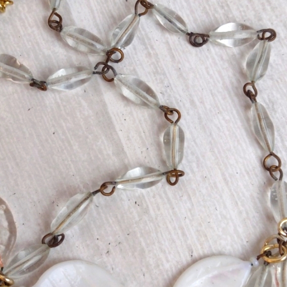 ♥️SOLD♥️ Golden Leaves Beaded & White Leafed Fringe Gold Tone Necklace - Picture 6 of 12